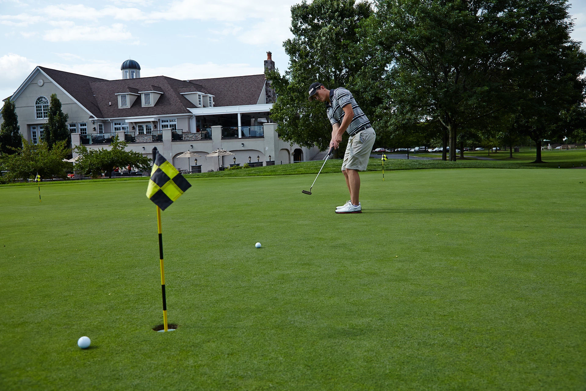 Cherry Valley Country Club - Member putting