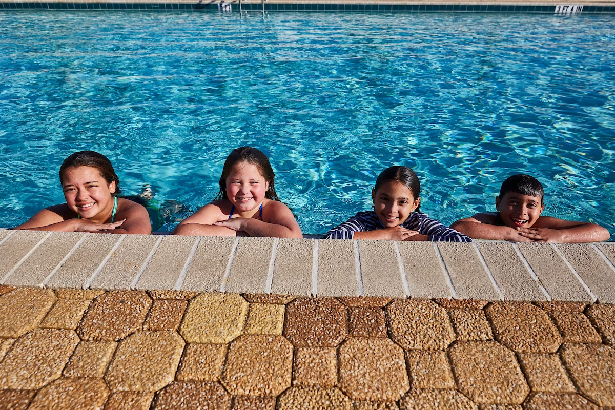 Monarch Country Club - Kids in pool