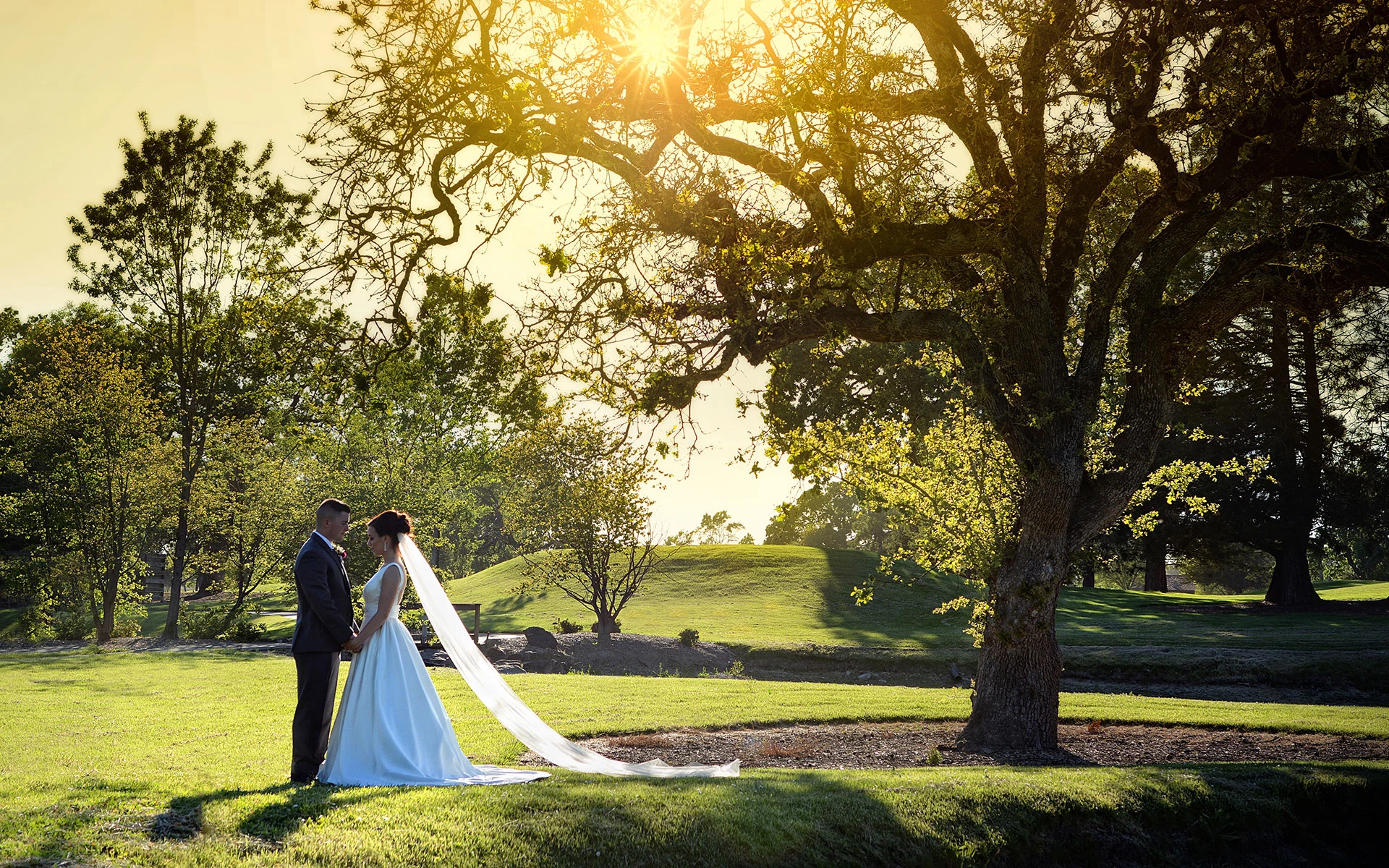 Santa Rosa Golf & Country Club - Bride and Groom outside