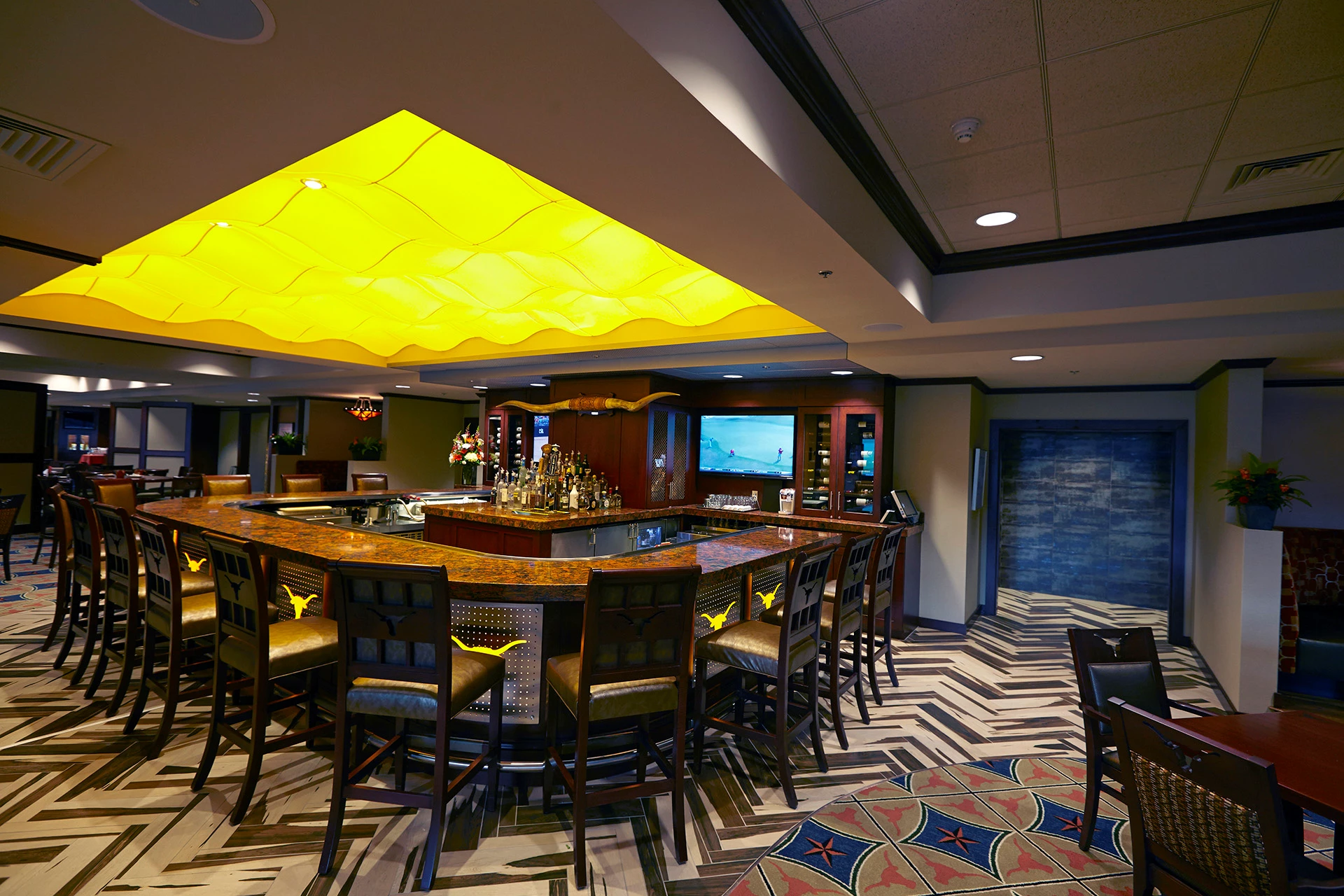 The University of Texas Club - Bar