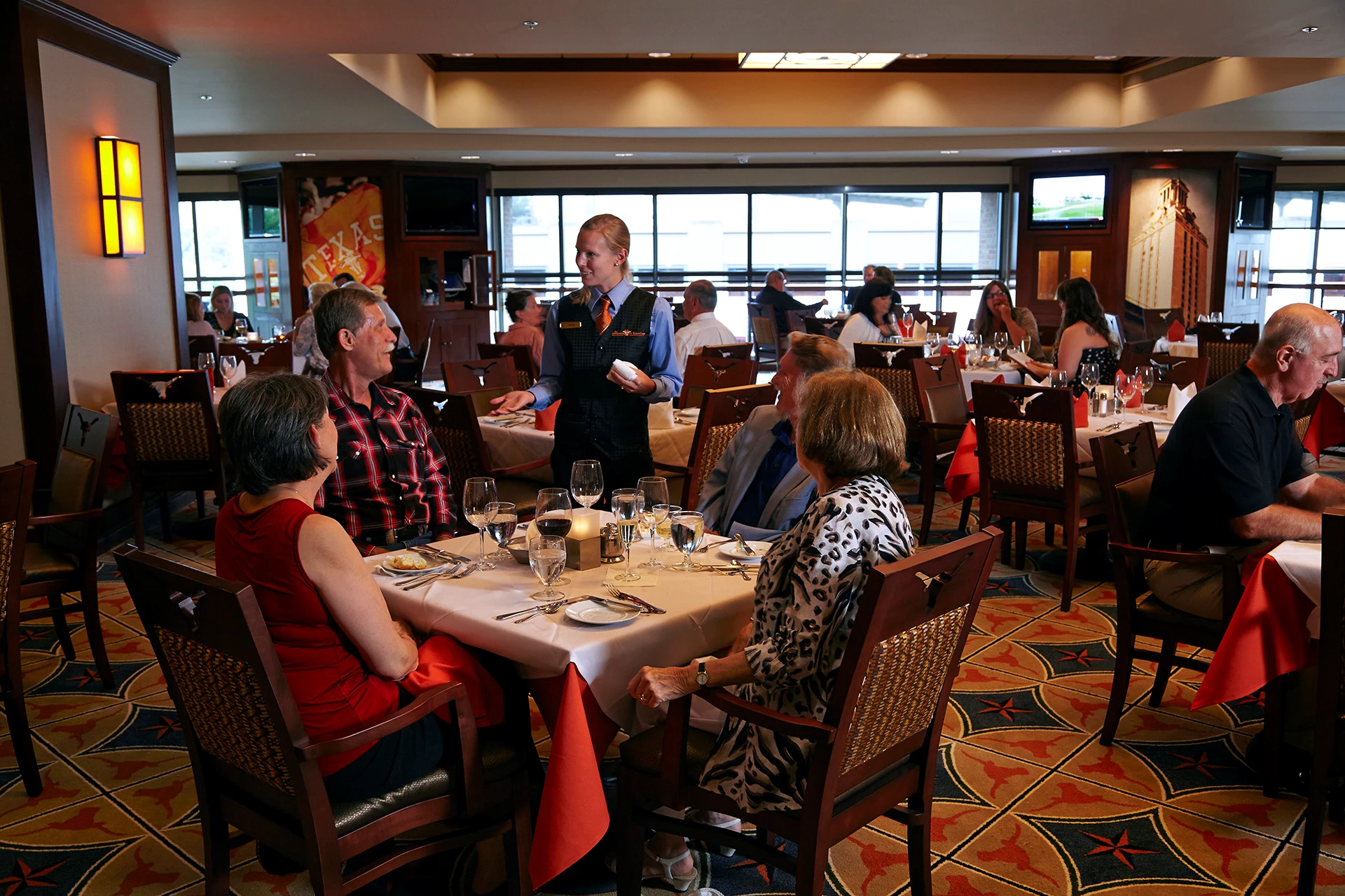 The University of Texas Club - Members Dining